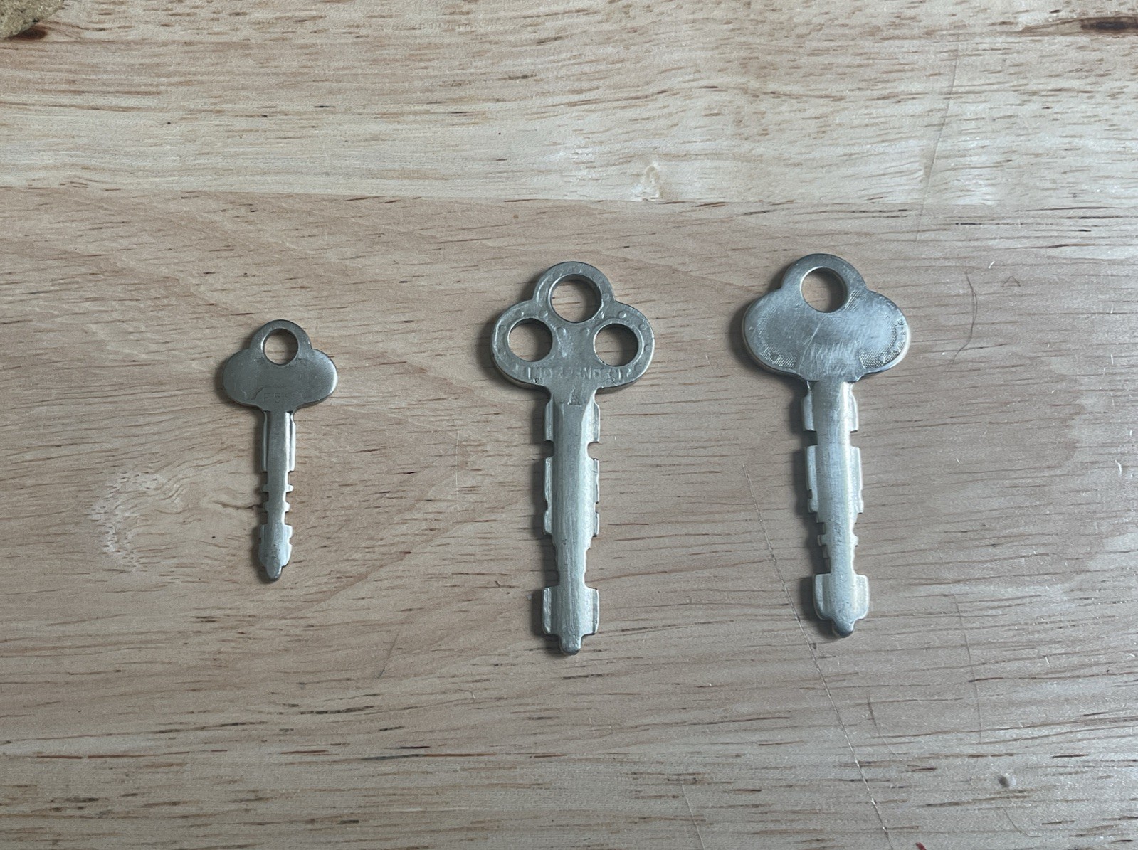 3 Vintage Yale Padlock Keys