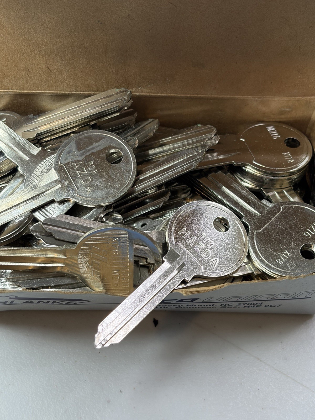 Huge Vintage Lot of Key Blanks Unused Various Keys Esp ilco Star Jet