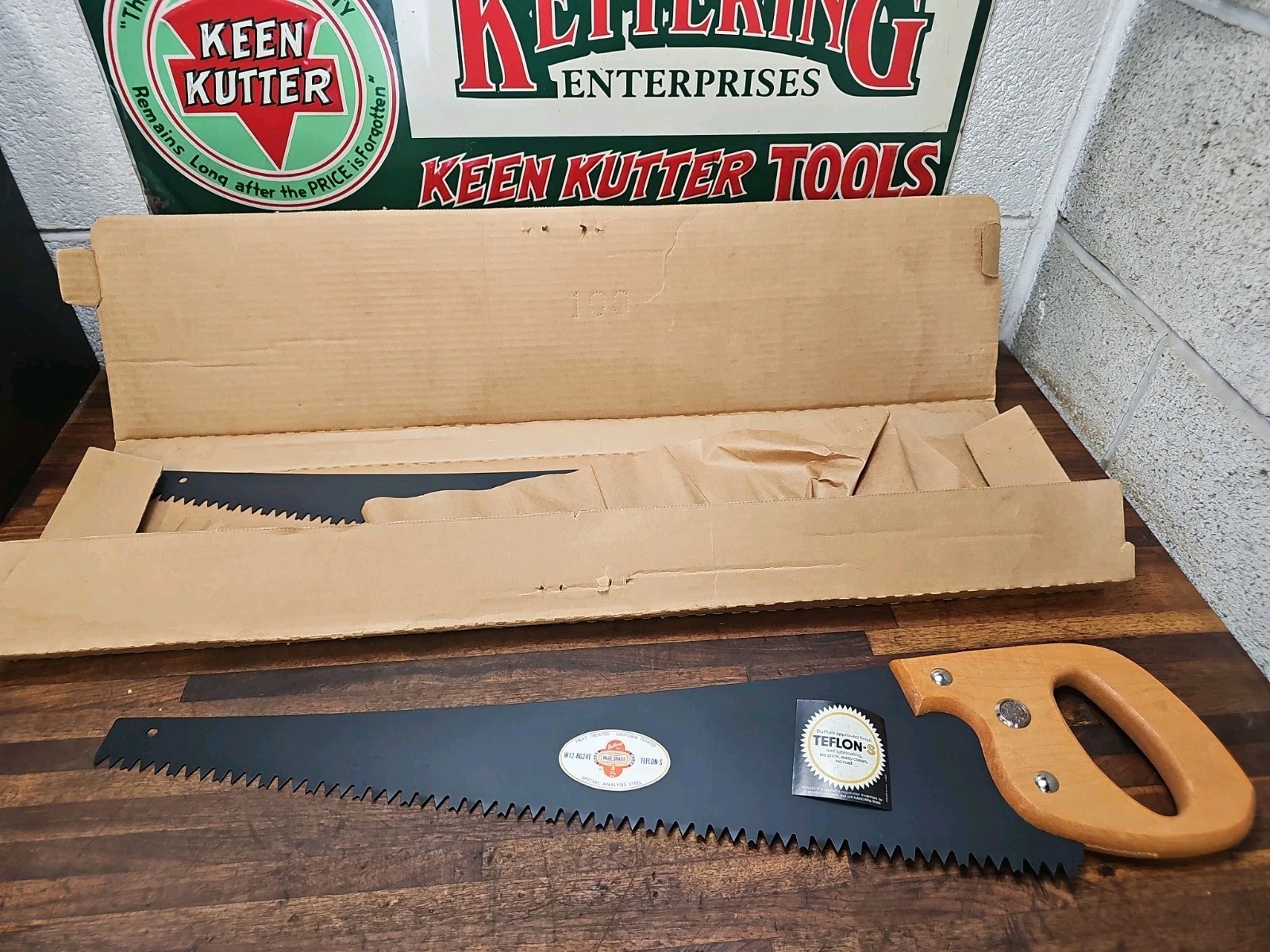 M18- (2) NOS Vintage Belknap Bluegrass W12-BG24T Hand Saws Teflon-S in ORIG BOX