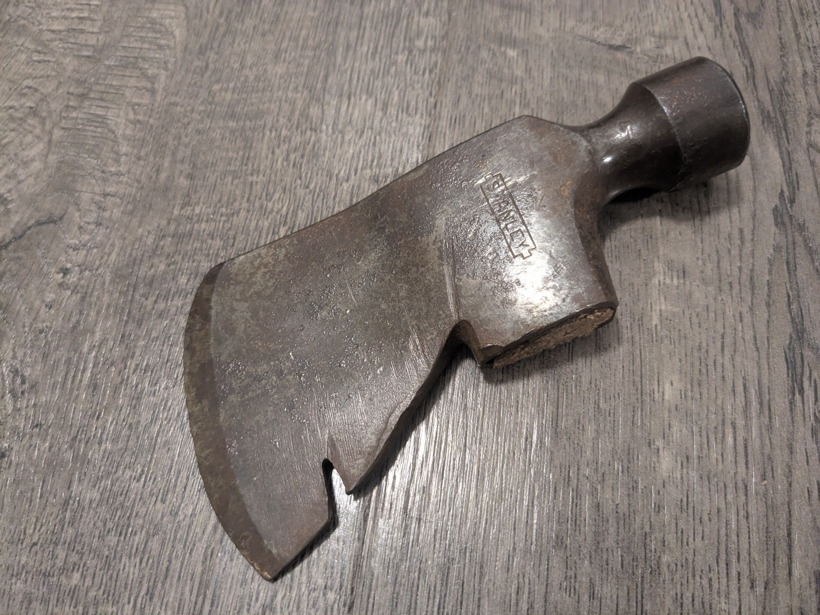 Vintage STANLEY Half-Hatchet Carpenter’s Axe Roofers Nail Puller