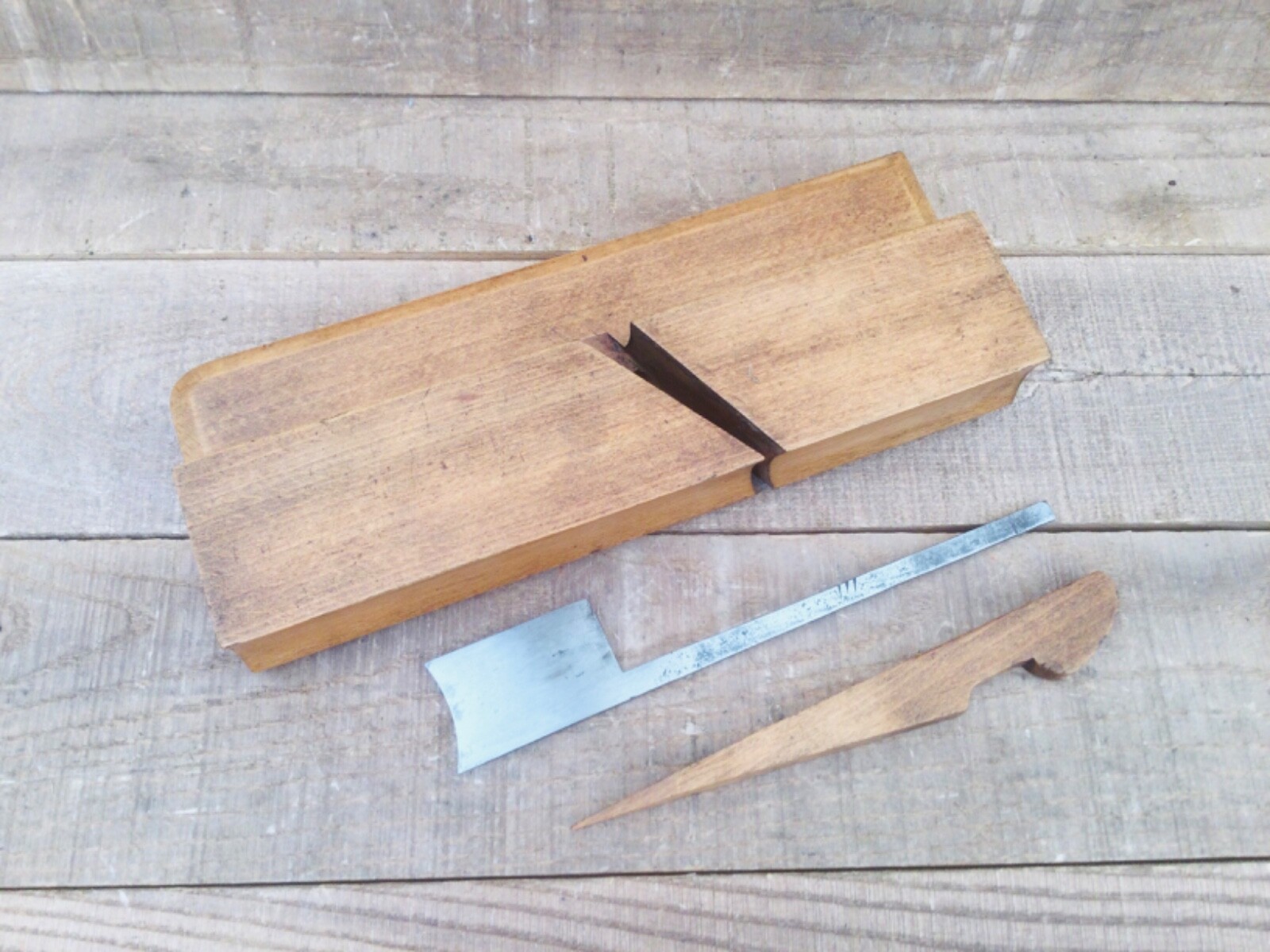 Antique Martin & Shaw Carpentry Beechwood No.16 Hollow Moulding Plane