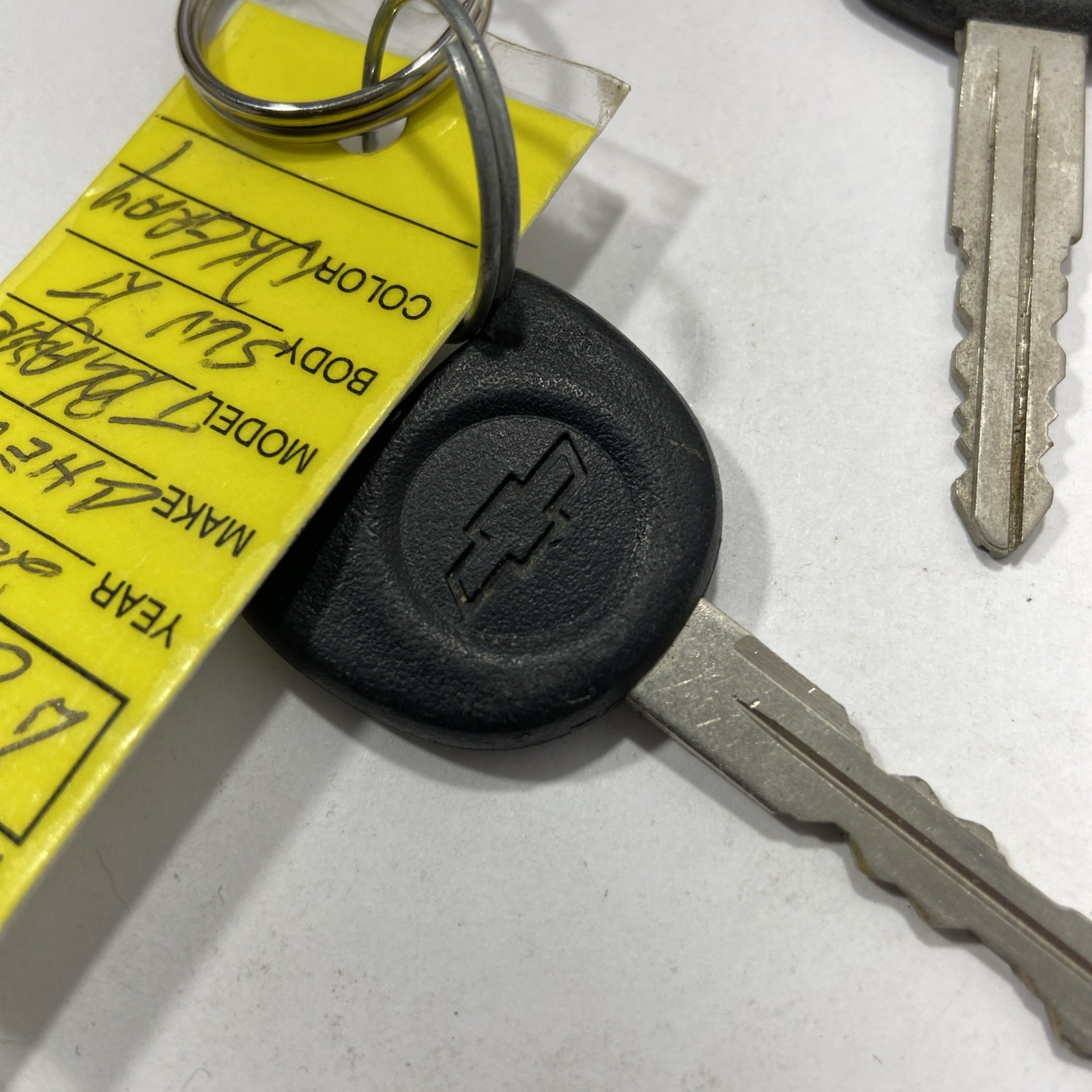 Lot of 11 Vintage Car Keys automobile GM Hyundai And Others One Rd Fob