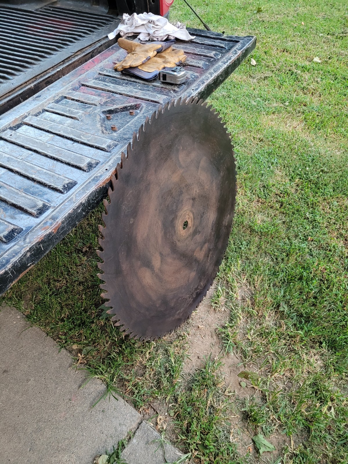 Vintage 34″-1/2 inch Buzz Cut Sawmill Circular Saw Blade Good Condition