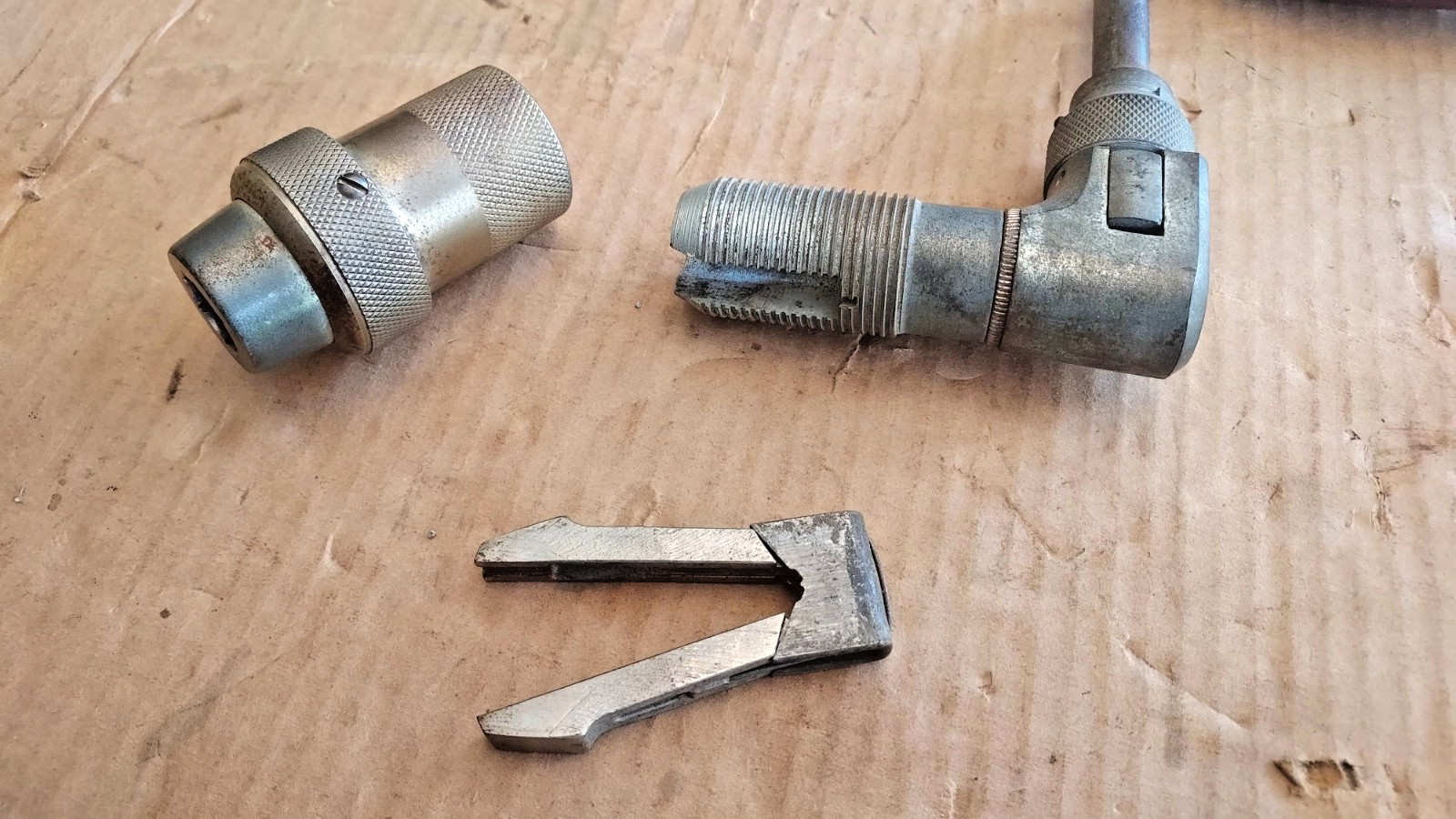 ’50s vintage Miller’s Falls 10″ sweep ‘Lion’ brace, with Leland universal jaws.