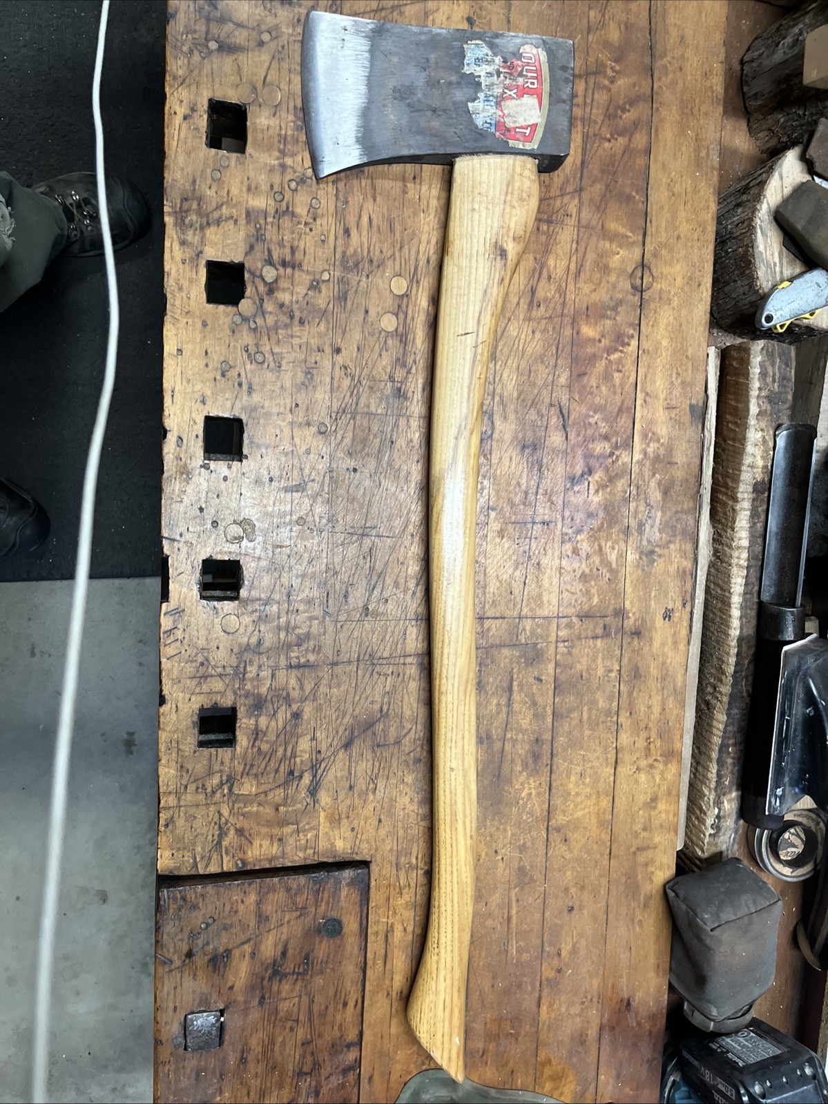 Snow And Nealley 3 1/2# Axe With Original Handle