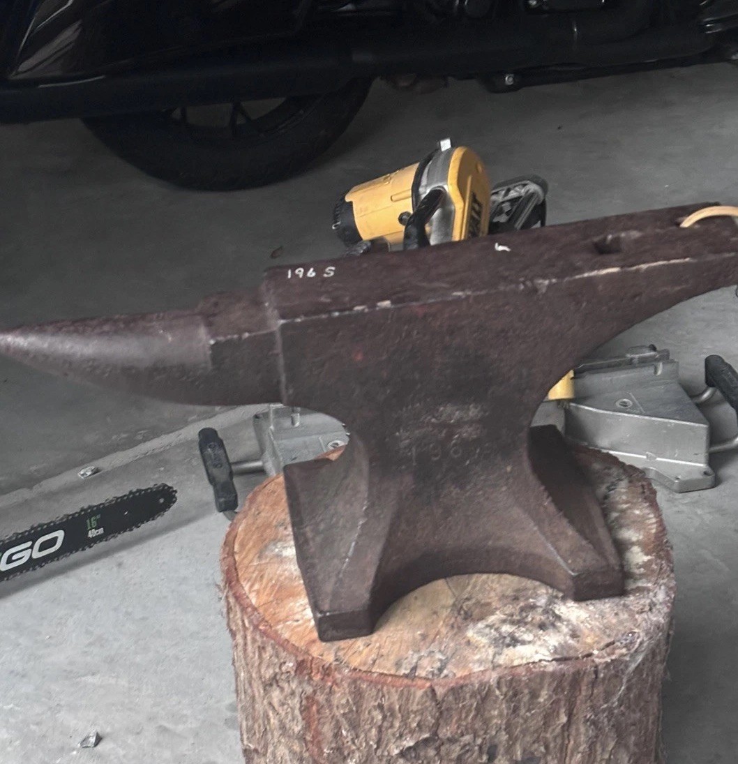 Swedish Soderfors “Paragon” Blacksmith’s Anvil – stamped 196lbs