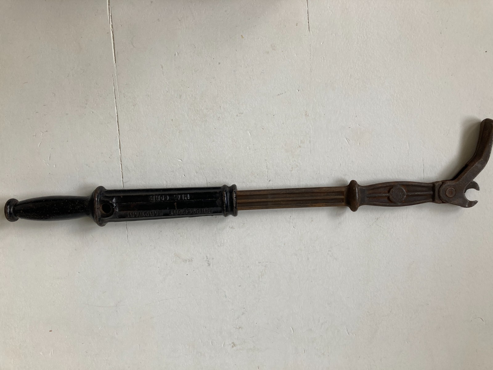 Suregrip No. 56 Vintage Bridgeport Nail Puller 18-24″ Made In USA