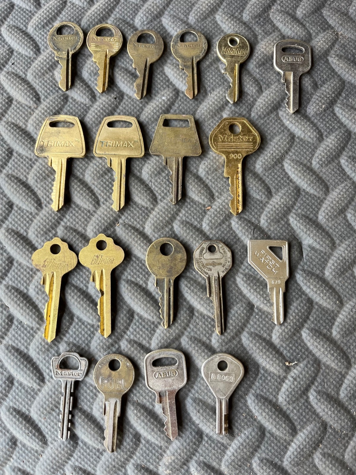 Locksmith 19 Keys Master, Magnum, Abus, American Lock ilco, First Watch