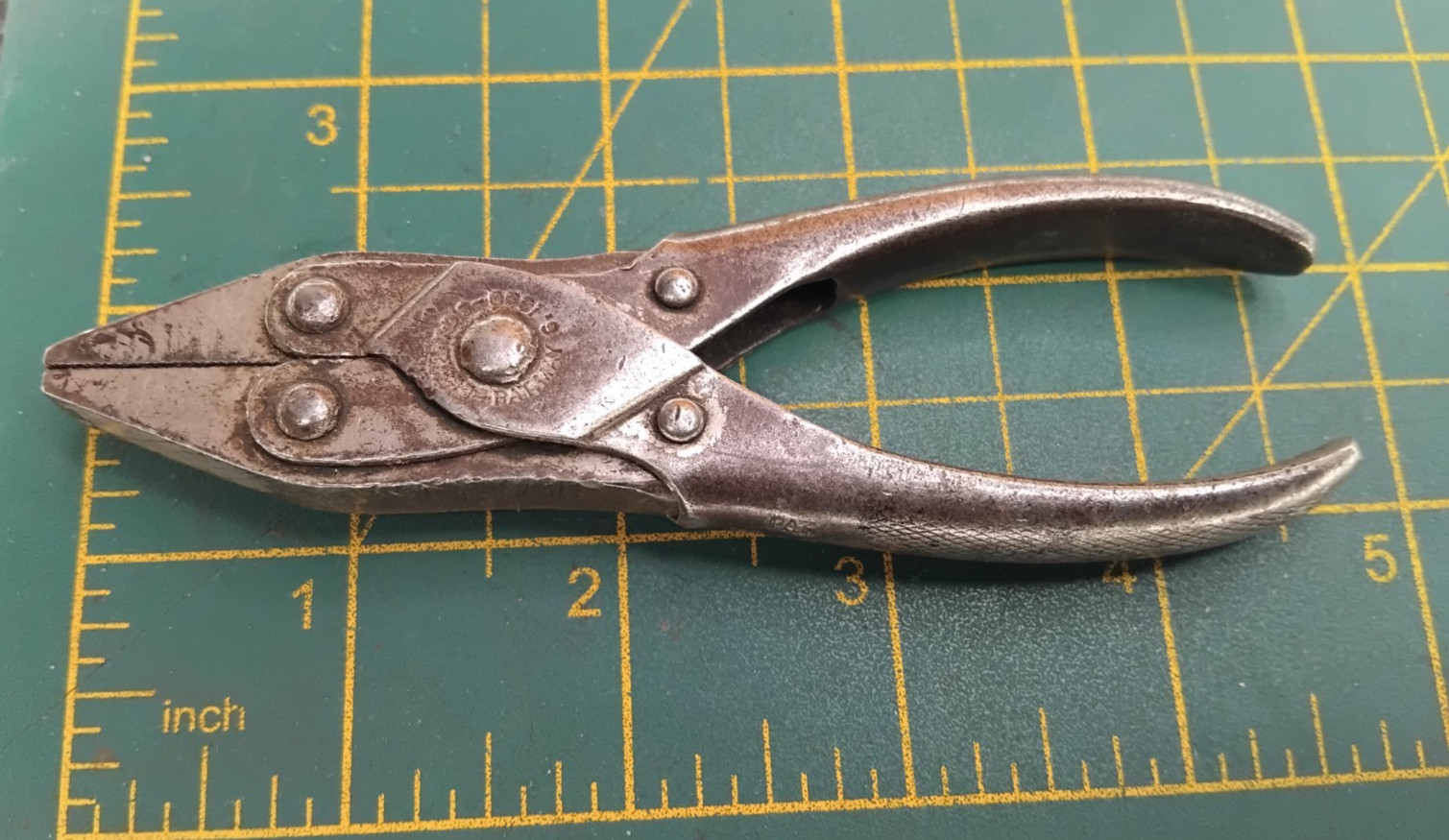 Vintage 4.5″ W. Schollhorn Co. Parallel Pliers 1907 LT24429-LL