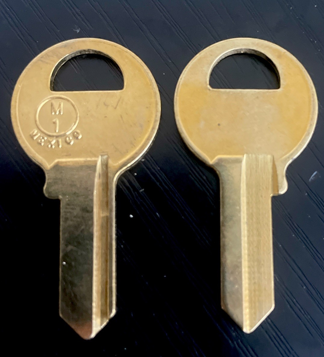 Master Lock M1 / 1092 Master 4-Pin Padlock Key 12 Keys