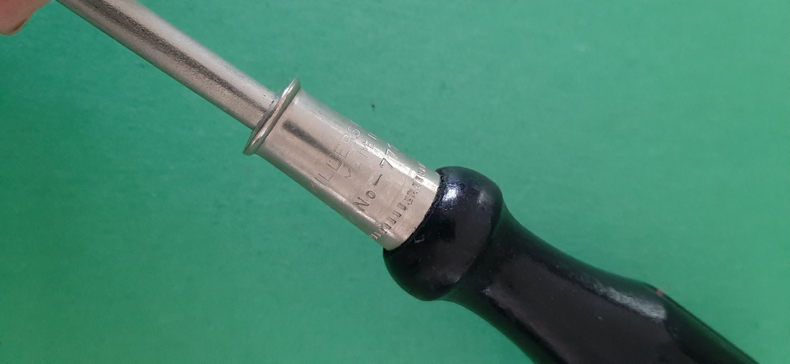 NOS Millers Falls no. 7777 6″ Black Wood Handle Slotted Flat Head Screwdriver 7A
