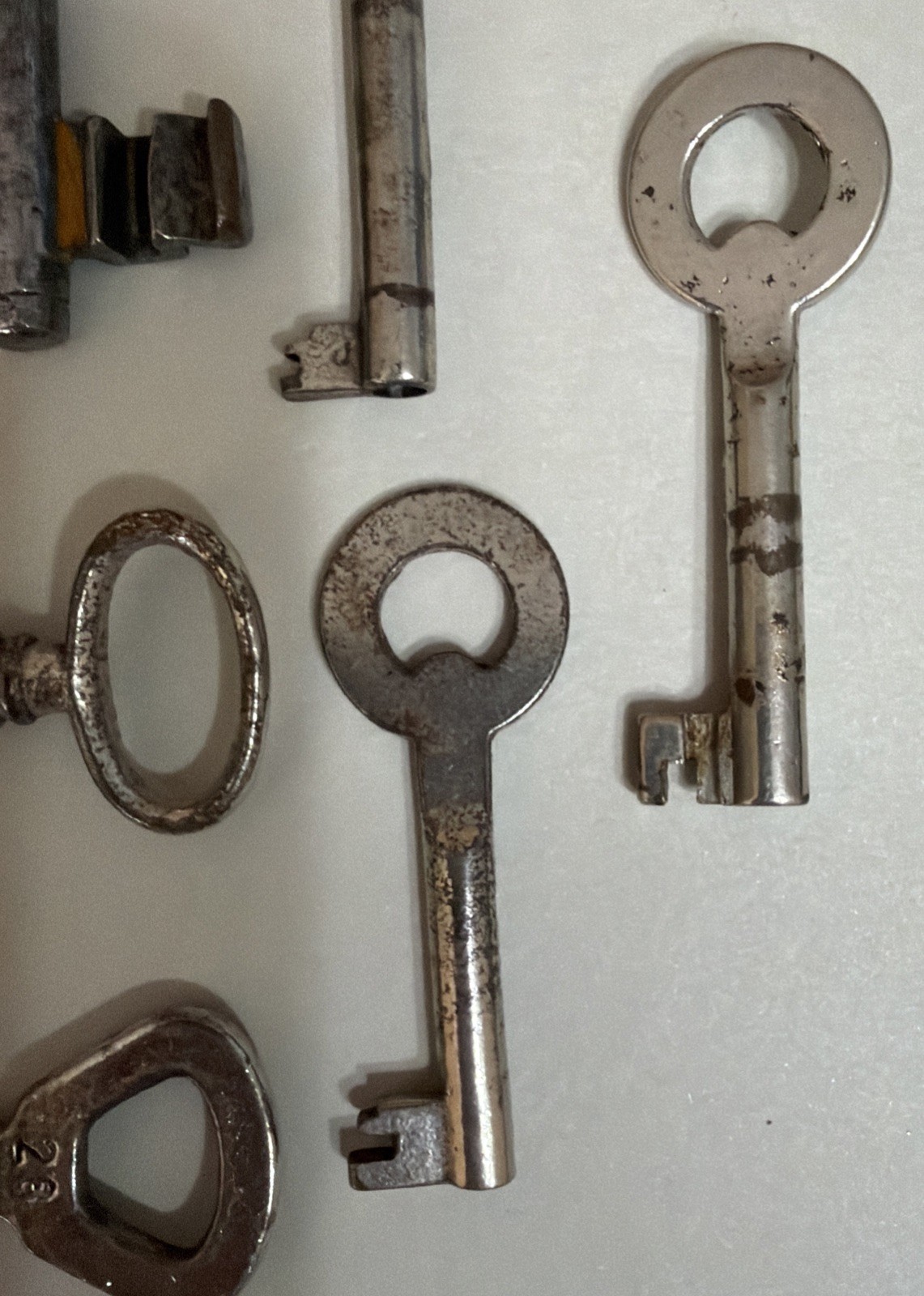 Lot of 12 VTG Skeleton Keys Assorted Sizes Great for Crafts Farmhouse Steampunk