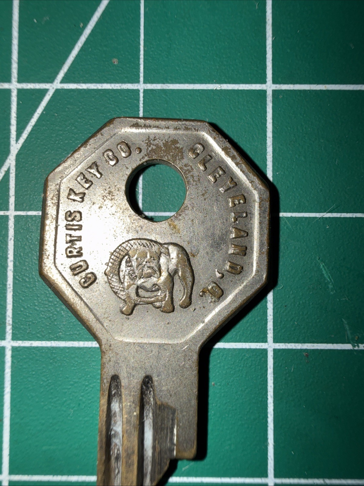 Vintage Sears Curtis Key Company Bulldog Logo Key Y132 Cleveland, OH
