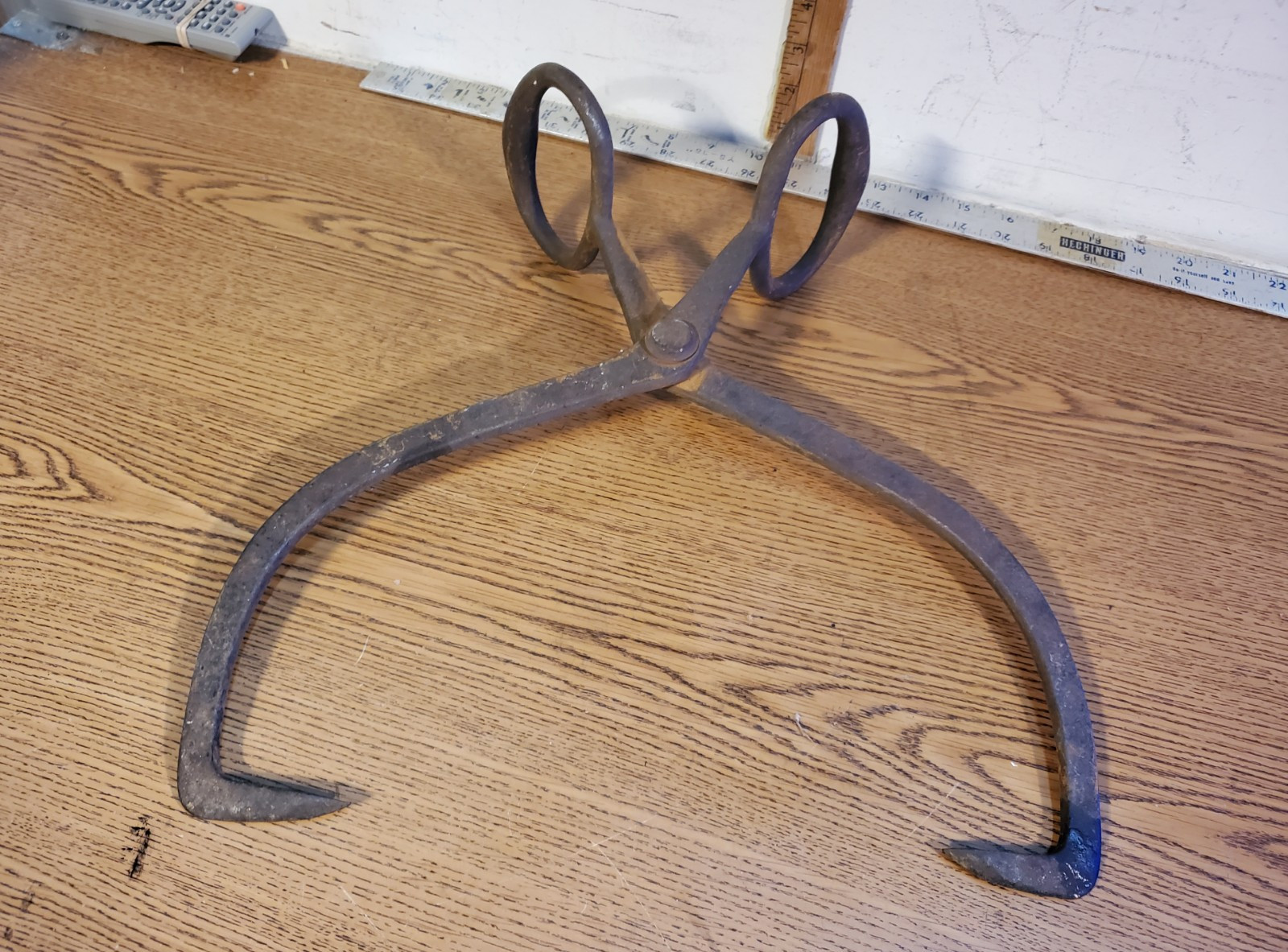 Antique Vintage Large 16.5″ Block Ice Tongs Cast Iron Ice Cube Tongs