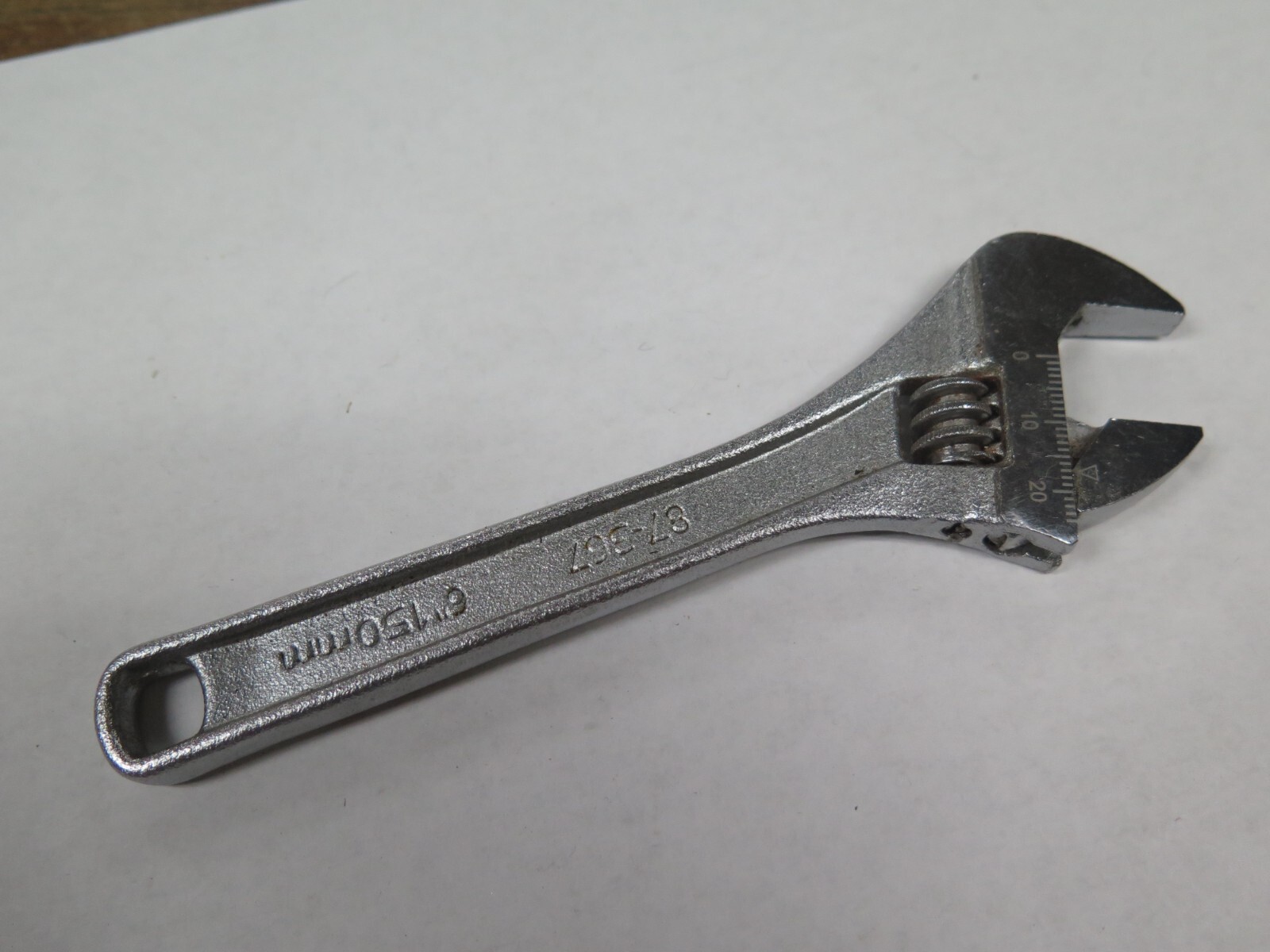 Stanley Tools 87-367 – 6″ Chrome Adjustable Crescent Wrench Tool