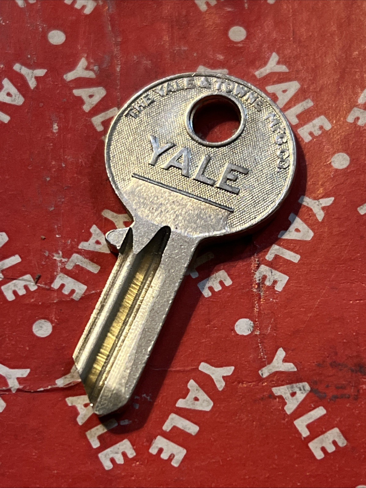 RARE ORIGINAL YALE 3 PIN NICKEL SILVER UNCUT KEY BLANK YALE 19 1/2