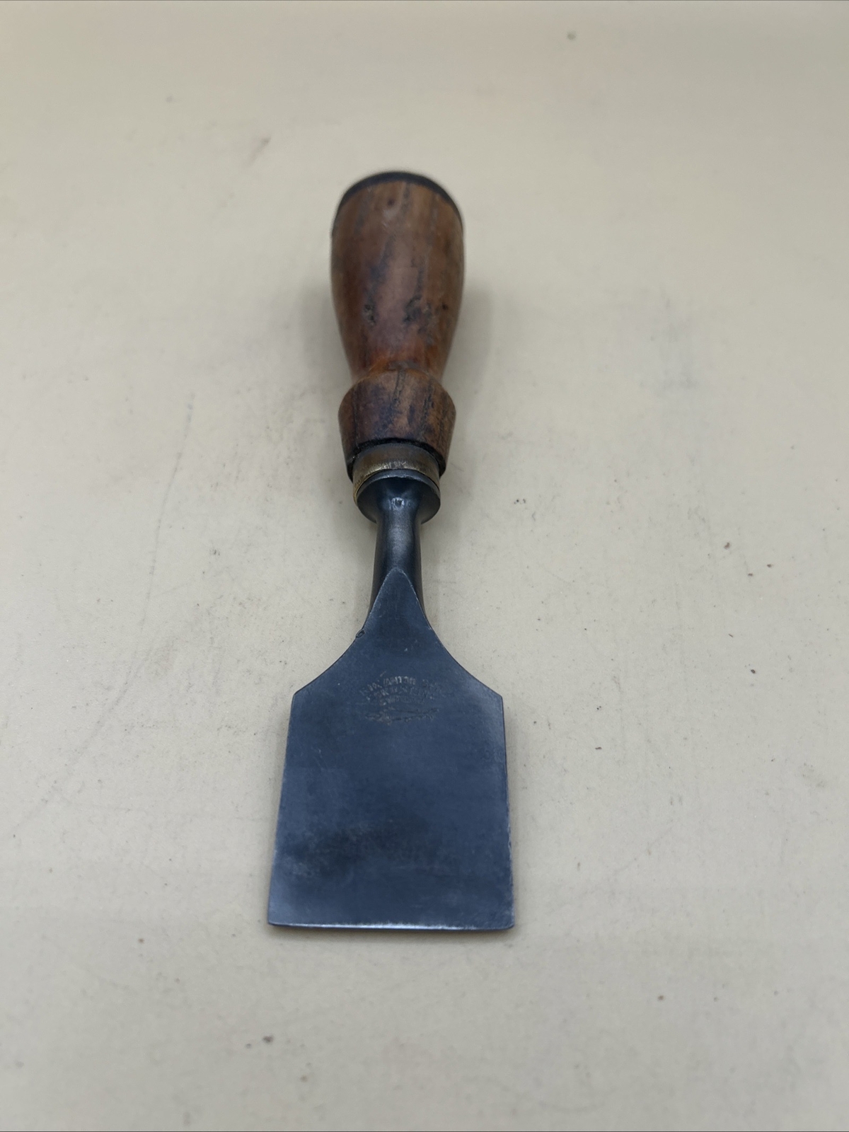 Vintage Erik Anton Berg Beveled Edge tang Chisel 1- 1/2″ Eskilstuna Sweden.