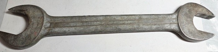 VINTAGE BLUE POINT SUPREME WRENCH S-3236 BY SNAP ON 1″-1 1/8″