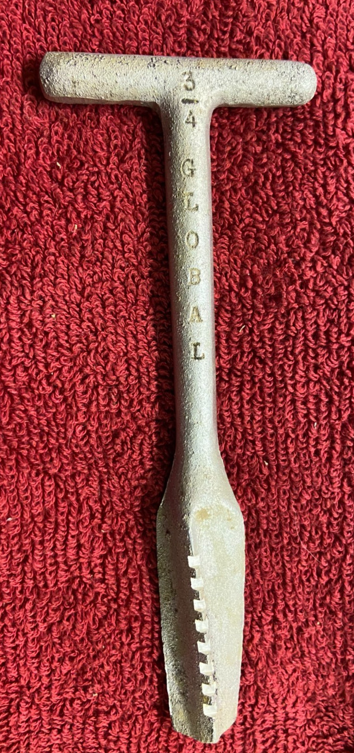 Vintage 3/4-inch Global T-Shaped Pipe Reamer Tool B47