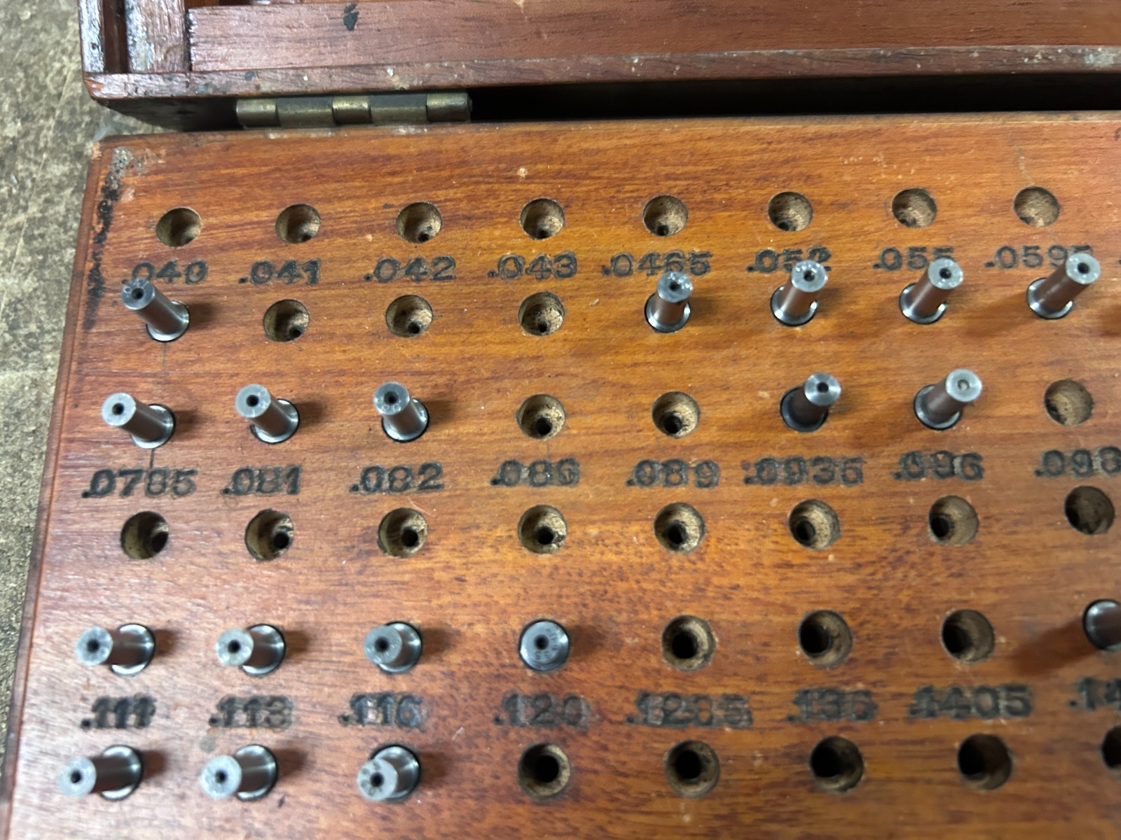 MACHINIST OfCe TOOLS LATHE MILL Machinist Set of Pin Gages ? In Wood Case