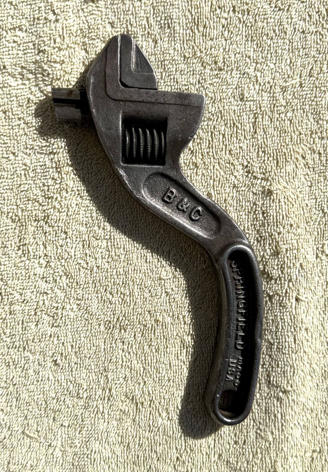 VINTAGE BEMIS & CALL CO. B&C NO.48A ADJUSTABLE S CURVED WRENCH 8″ –L@@K NICE