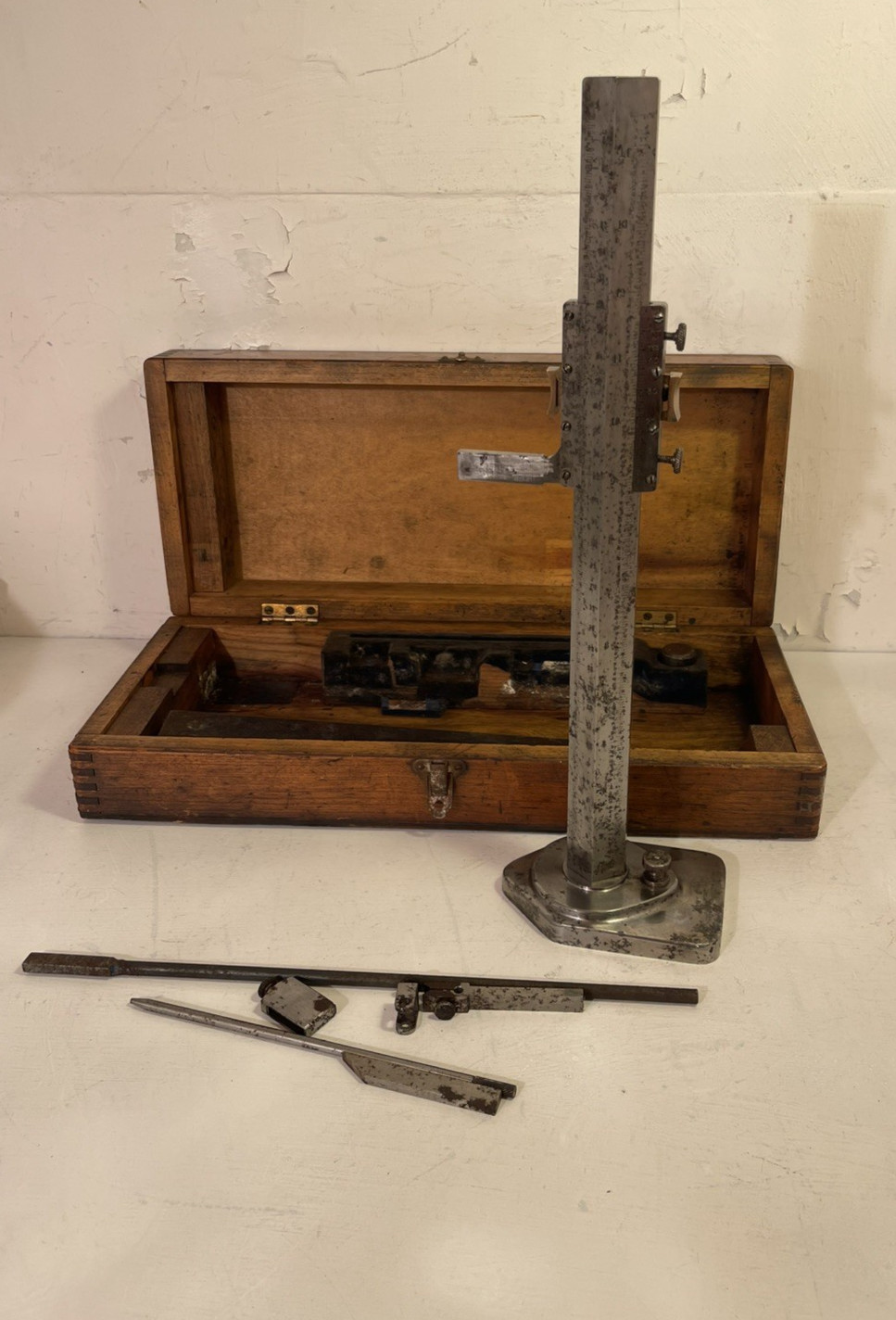Vintage Engineering Vernier Height Gauge in Wooden Box – For Repair/Refurb