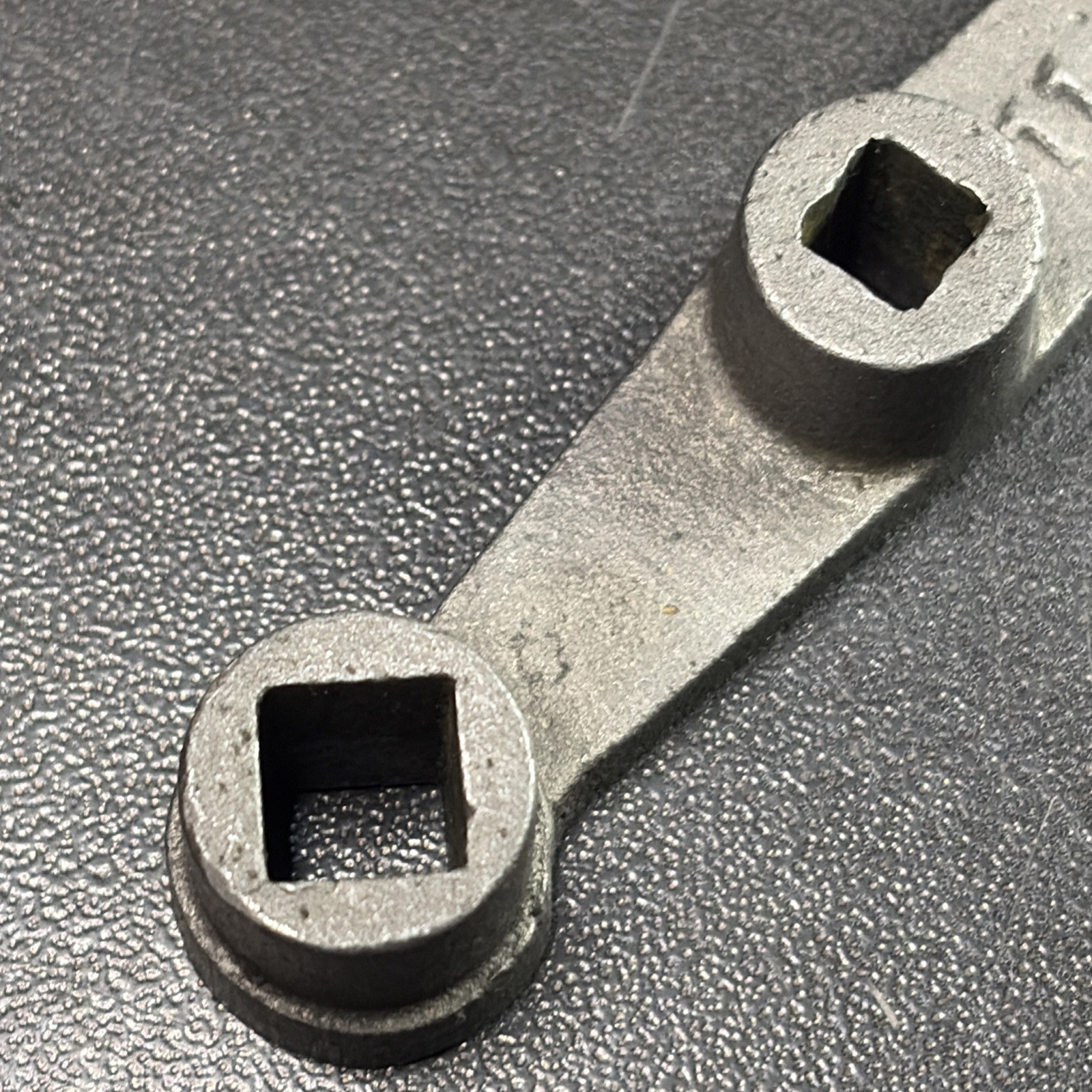 Pureco 11 0290 HVAC Gas Bottle Valve Wrench 9/32″& 11/32″ Square Openings