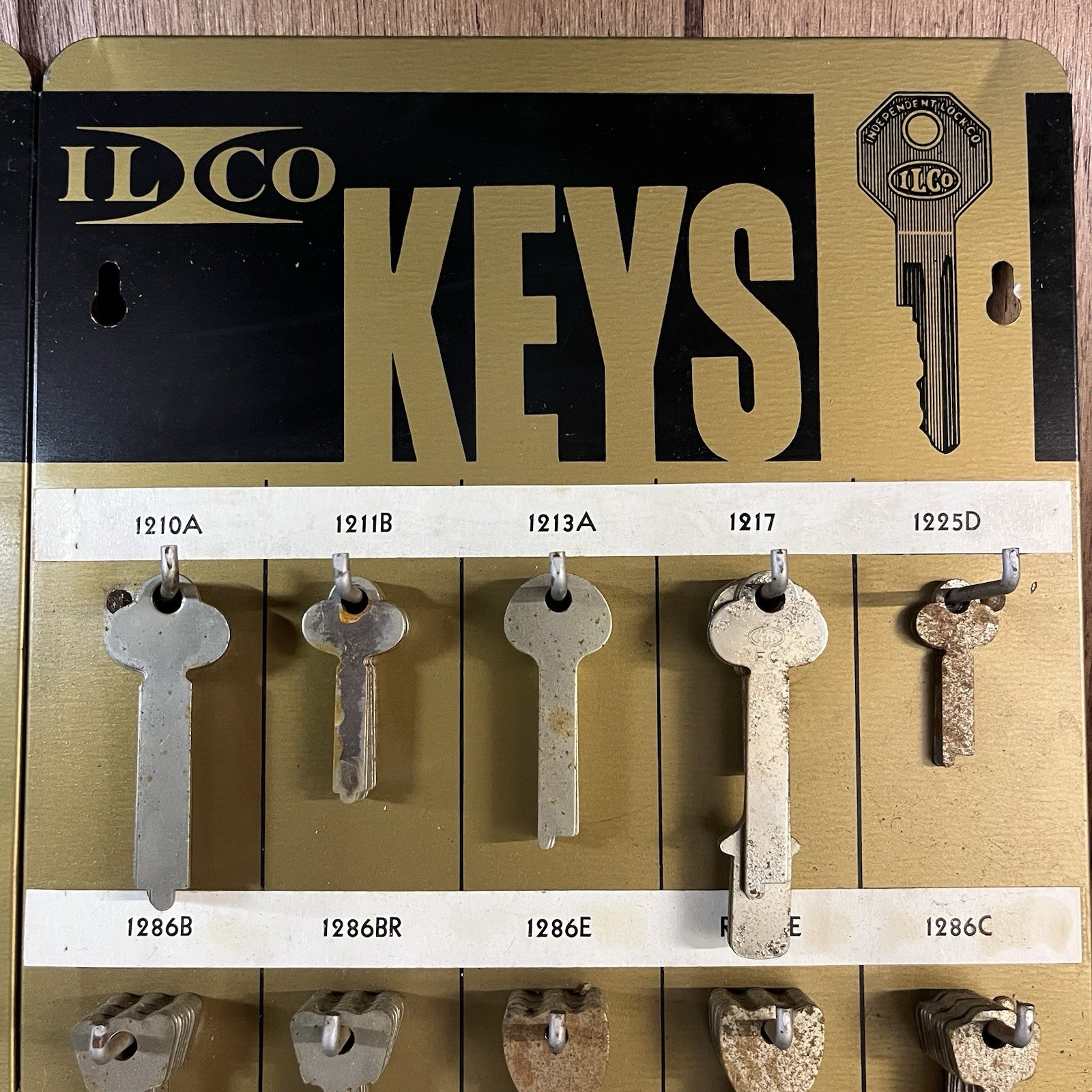 Rare Vintage ILCO Independent Lock Co Key Hanger Display Rack Locksmith USA Sign