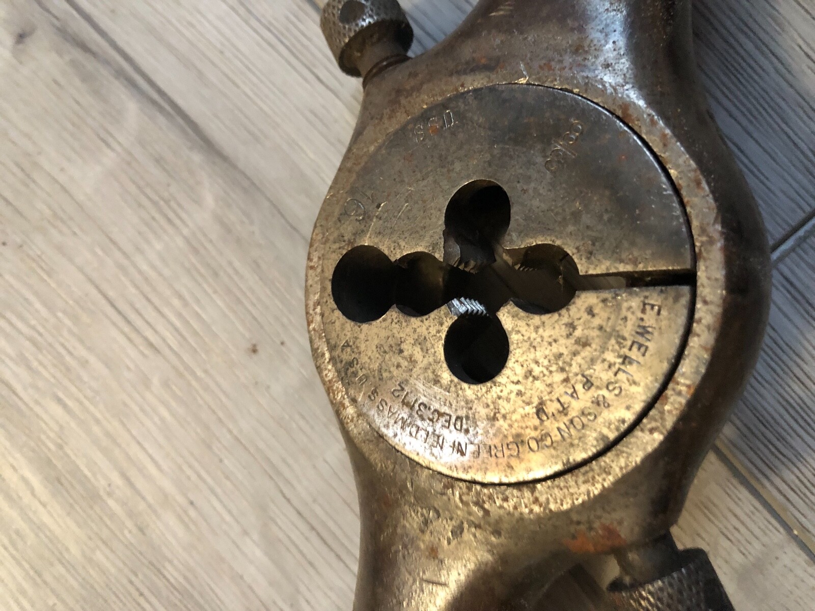 F. E. Wells & Son 3/8 16 Pipe Threader