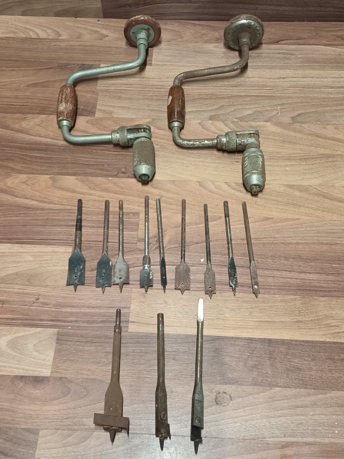 Stanley No. 965B & No. 945A 10 Inch Ratcheting Auger Bit Brace Hand Drill + Bits