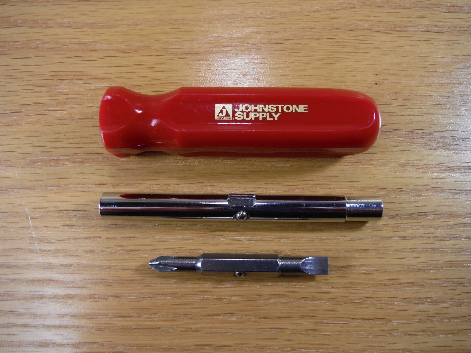 2 in 1 Johnstone Supply 7″ Screwdriver Red Handle