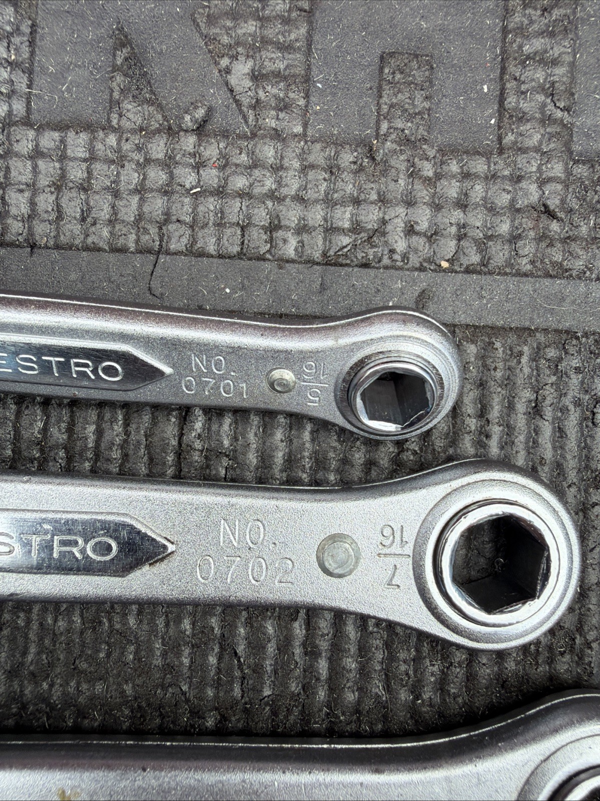 Rare Indestro Tools 5pc Ratcheting Box Wrench Set W Holder 0700-5 USA Nos SAE