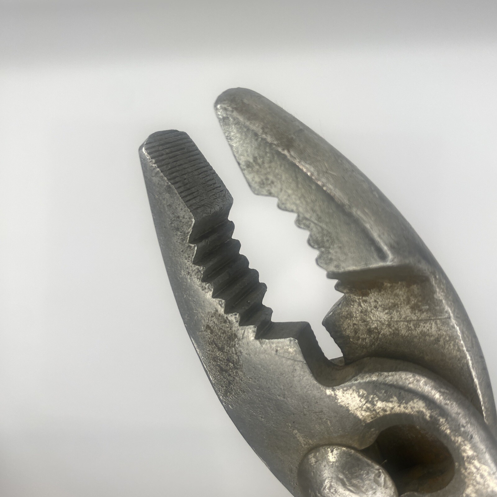 Vintage Dunlap Adjustable Slip Joint Pliers w/ Patterned Grip – 10″ Pliers