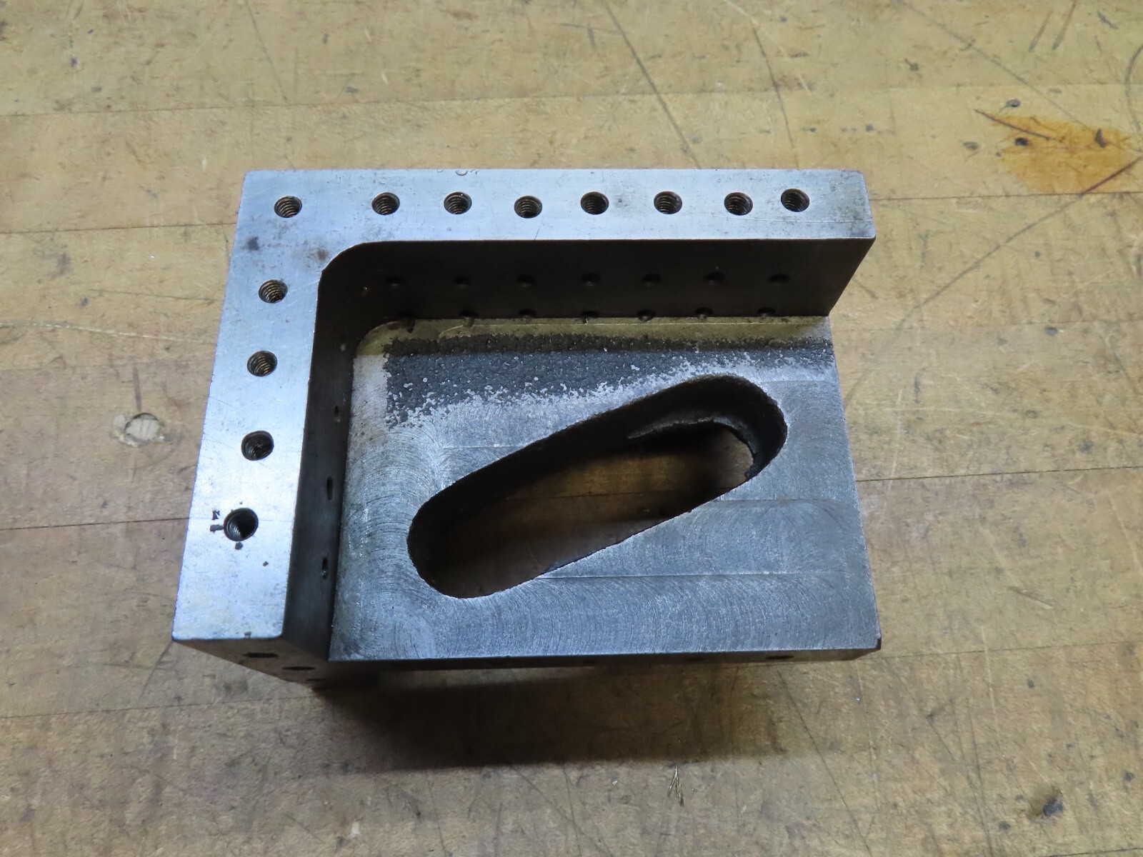 Vintage 4.5″ X 3.5″ X 3″ 10-32 tapped 90 degree right angle plate setup fixture