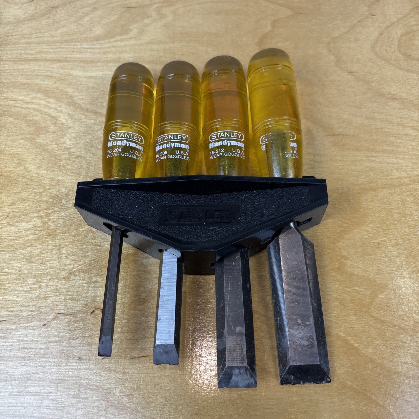 Vintage STANLEY 1/4-1″ Handyman 4pc chisel set 16-204 16-208 16-212 16-216 USA