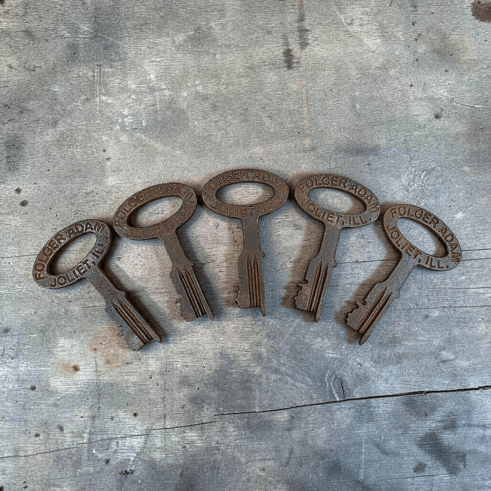 Folger Adam Joliet Cast Iron Jailhouse Keys — Set of 5