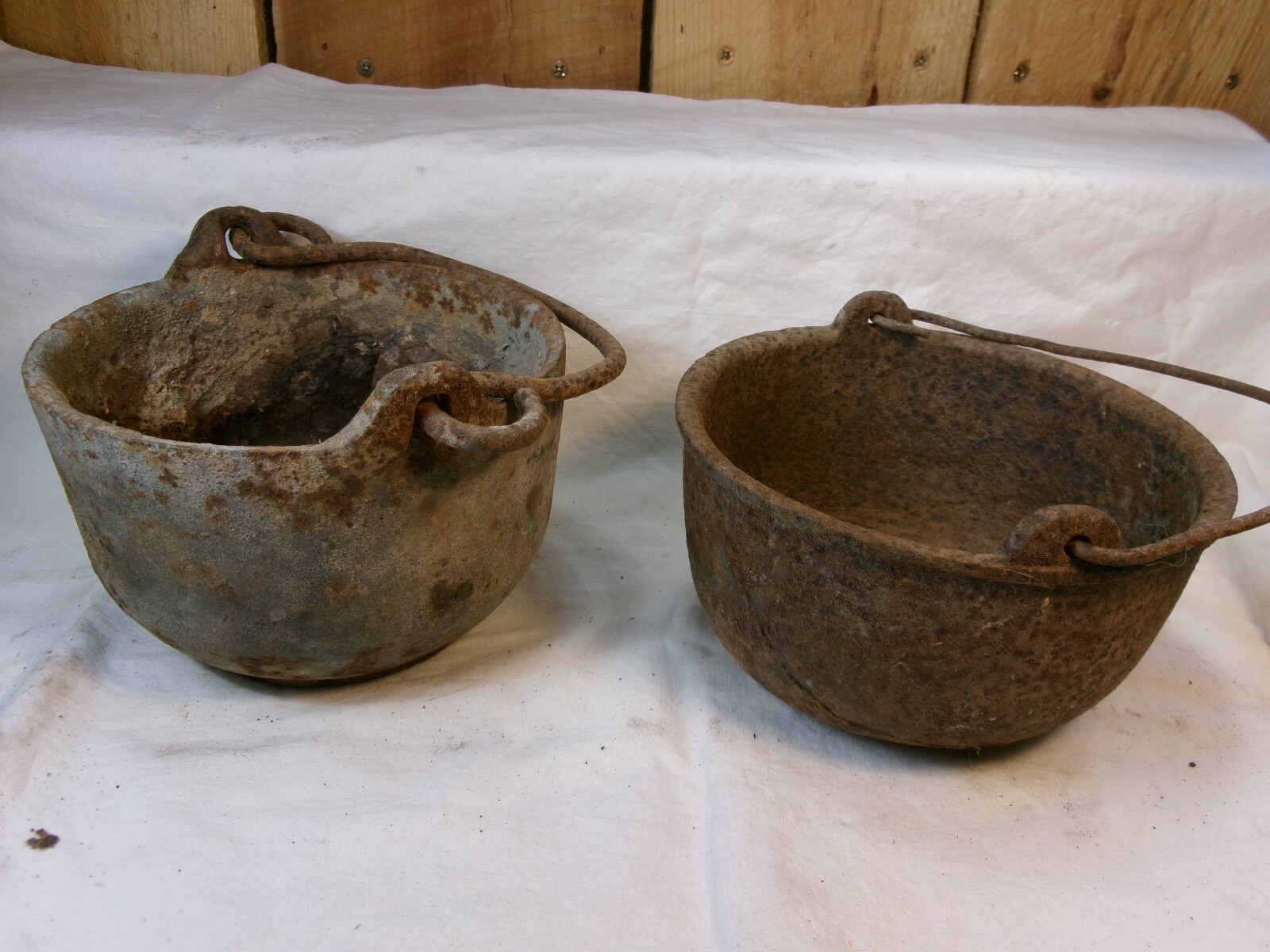 2 Antique Rustic Advanced Mfg Co Erie PA Cast Iron Lead Smelting Ladles & 2 Pots