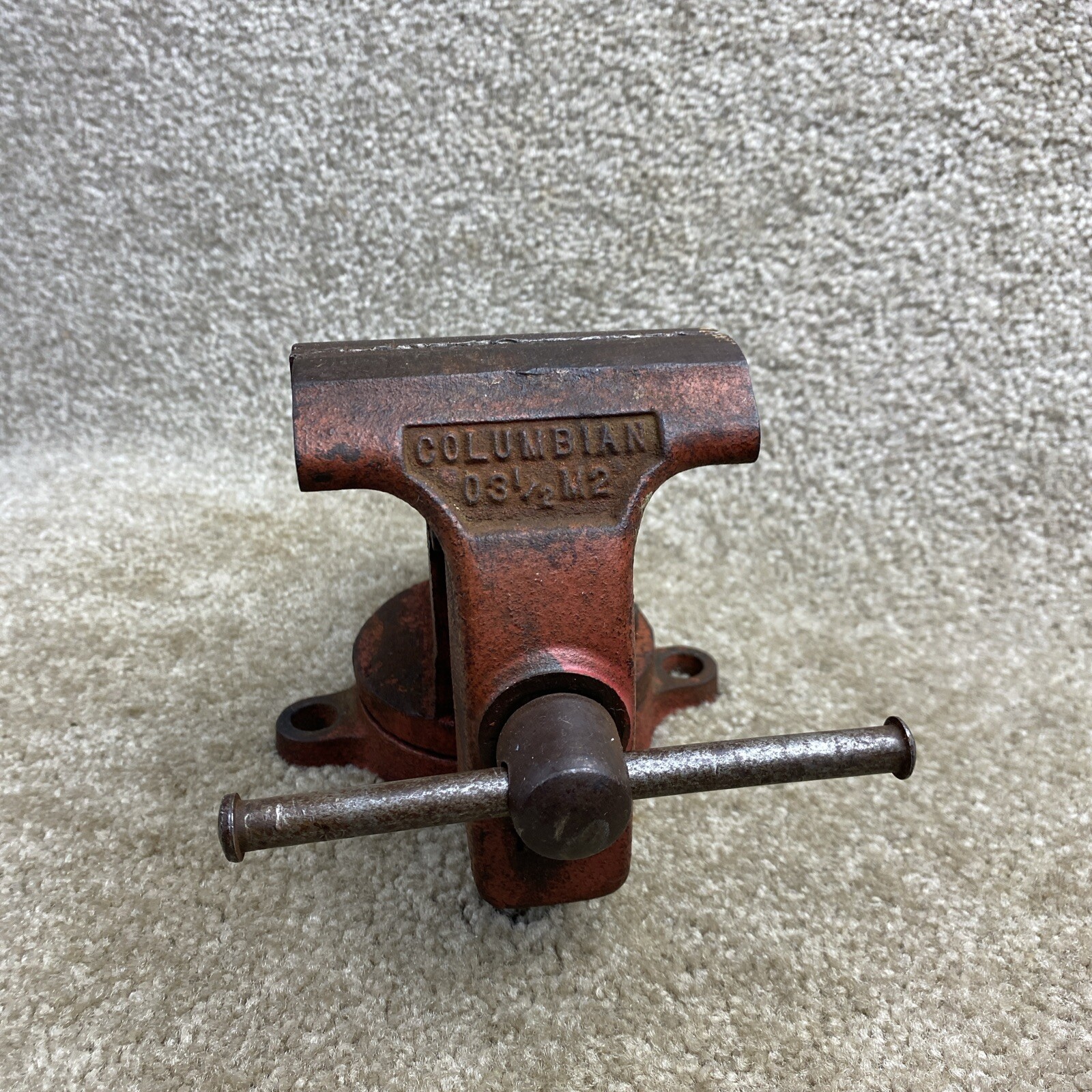 Columbian M2 Bench Vise 3 1/2” Jaws Swivel Base