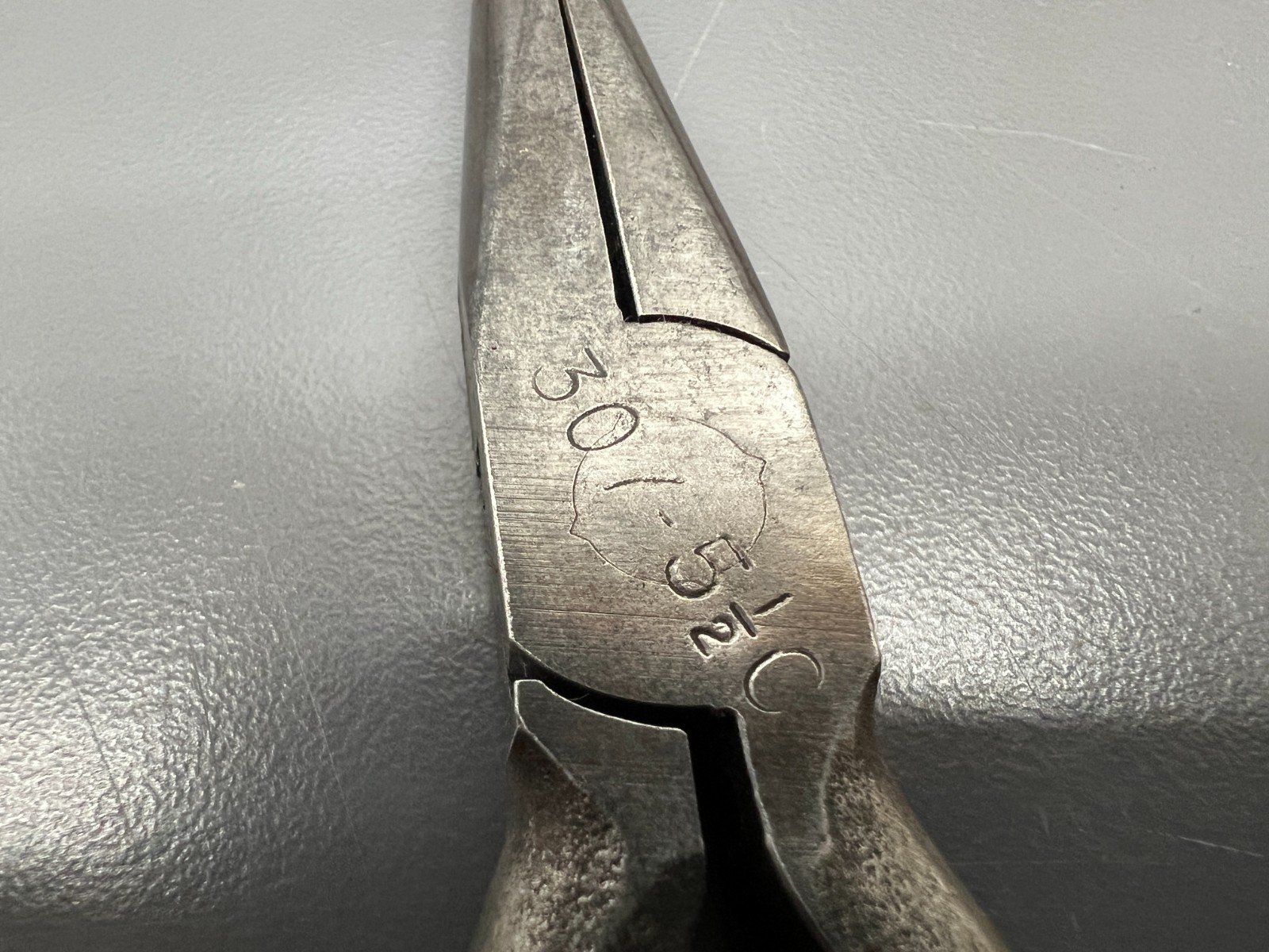 (B) VINTAGE KLEIN TOOLS 2PC SMALL PRECISION PLIER SET 307-5 1/2 309-4C – VGC USA