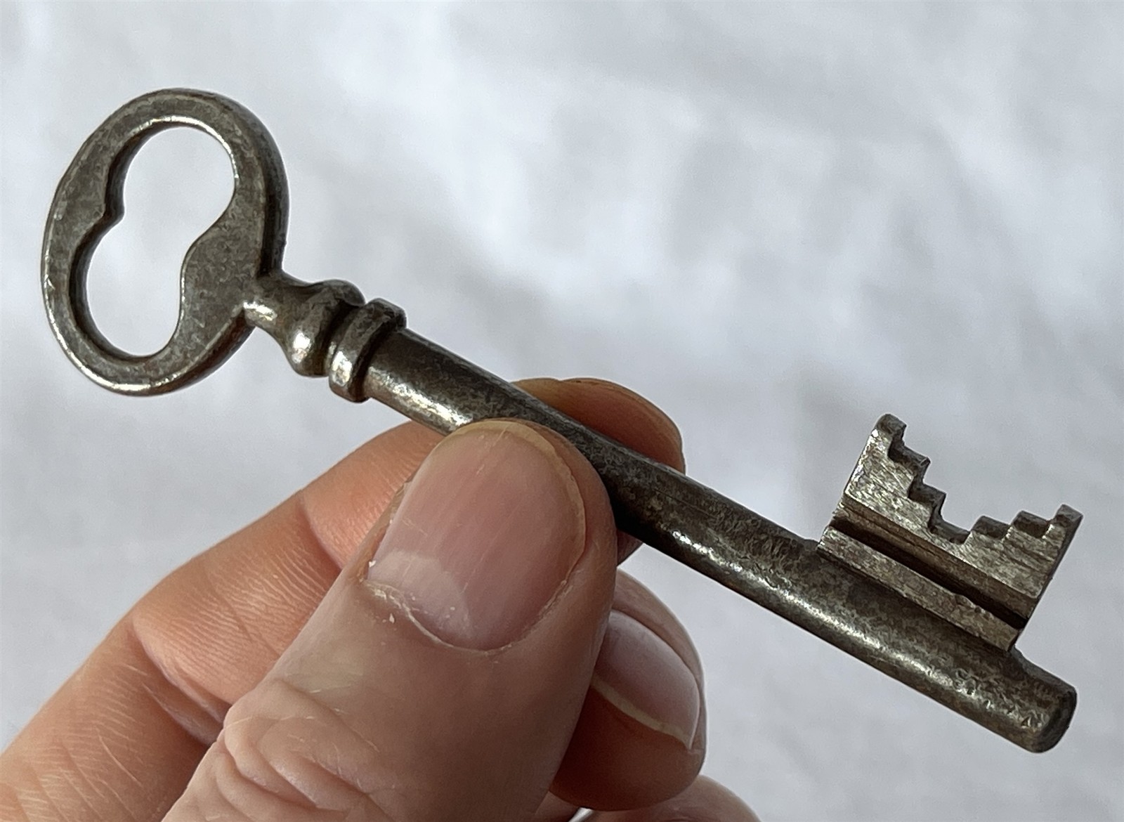 ~9cm Antique Metal Skeleton / Collectable / Escape Room Key #piY-202