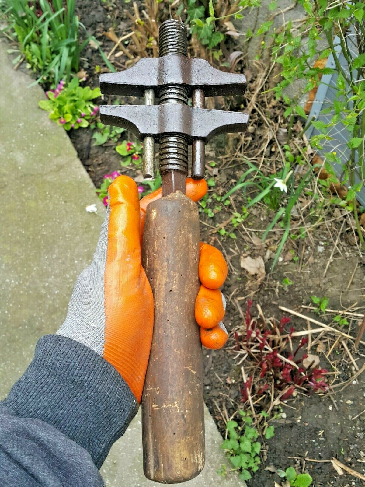 VINTAGE WRENCH ADJUSTABLE FRENCH KEY TOOL METAL SMALL AND HEAVY SOVIET ERA CCCP