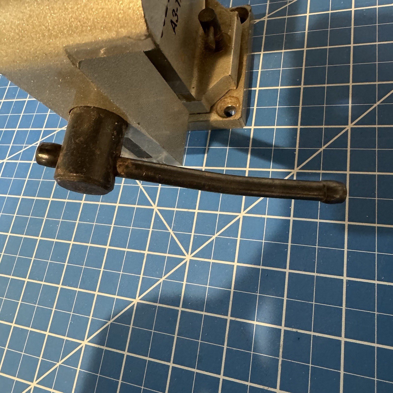 Columbian Vise A3-1/2 3 1/2” Bench Top Silver Gray