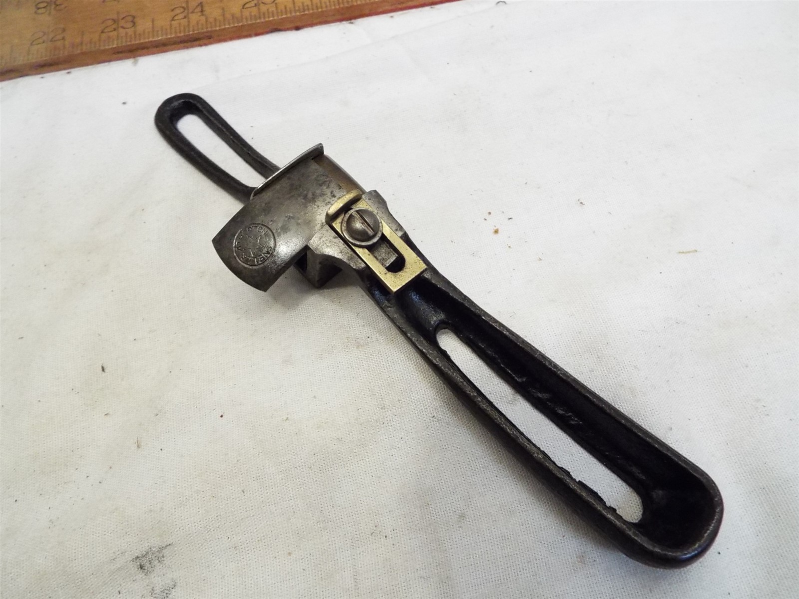 Snell & Atherton Iron Leather Working Spoke Heel Shave Cobbler Tool Star Saddle