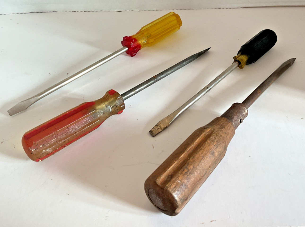 Vintage Hand Tool Lot 8 Pc Screwdrivers Keyhole Saw Awl Mixed Handles Estate
