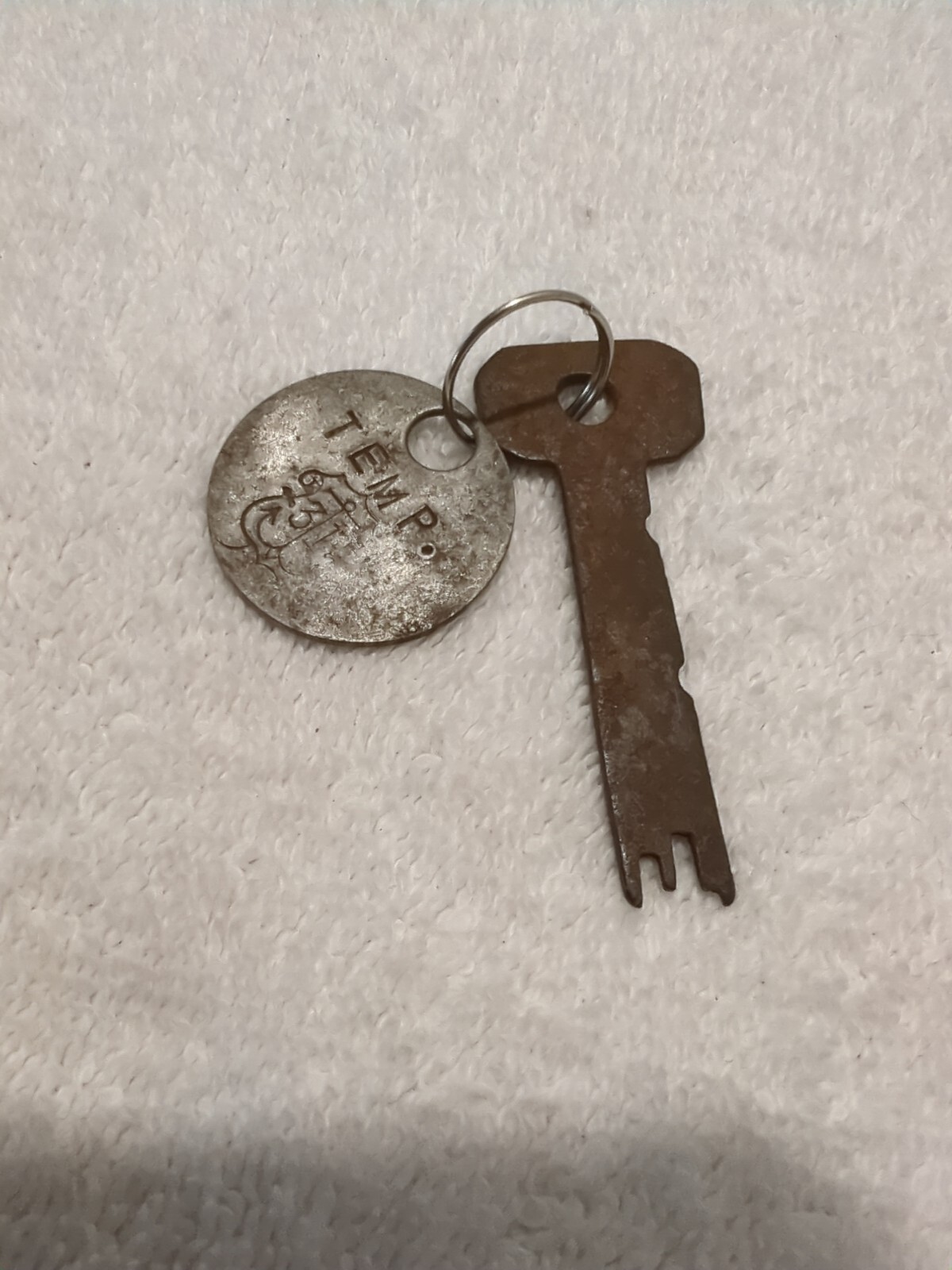 Vintage Short Flat Key w/Old Motel Room Tag ~ Key is Unmarked ~ Used