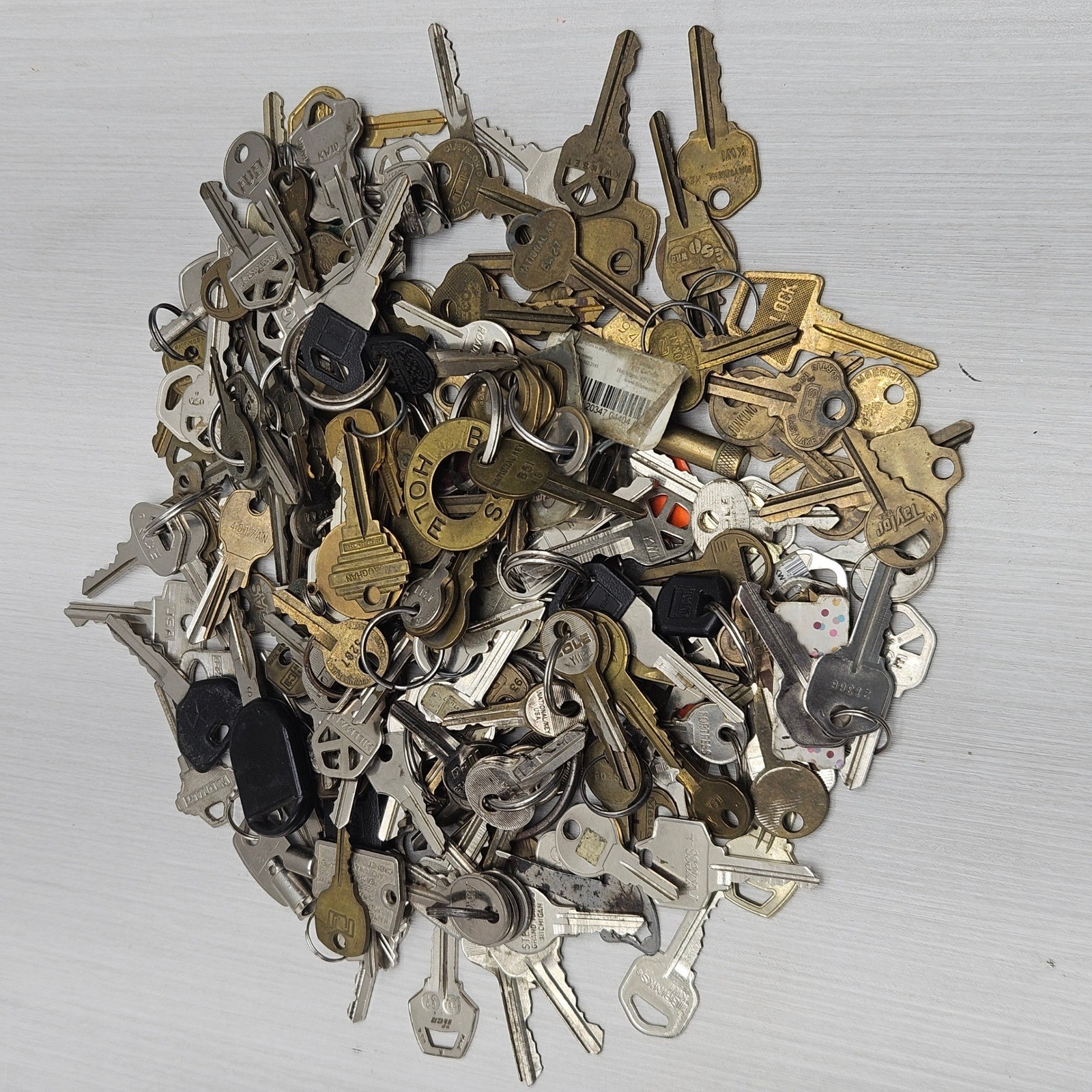 Bulk Lot 4lb Mixed Vintage Modern Keys Brass Silver Crafting Steampunk Hardware