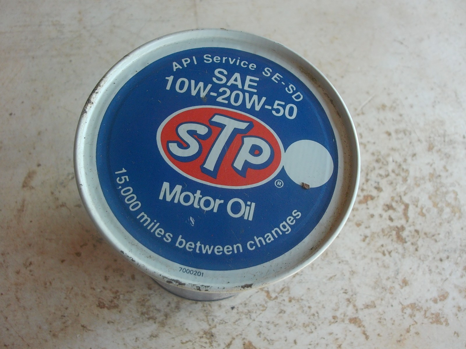 Vintage Full Quart Motor Oil Can STP Solid! Lot 26-33-B