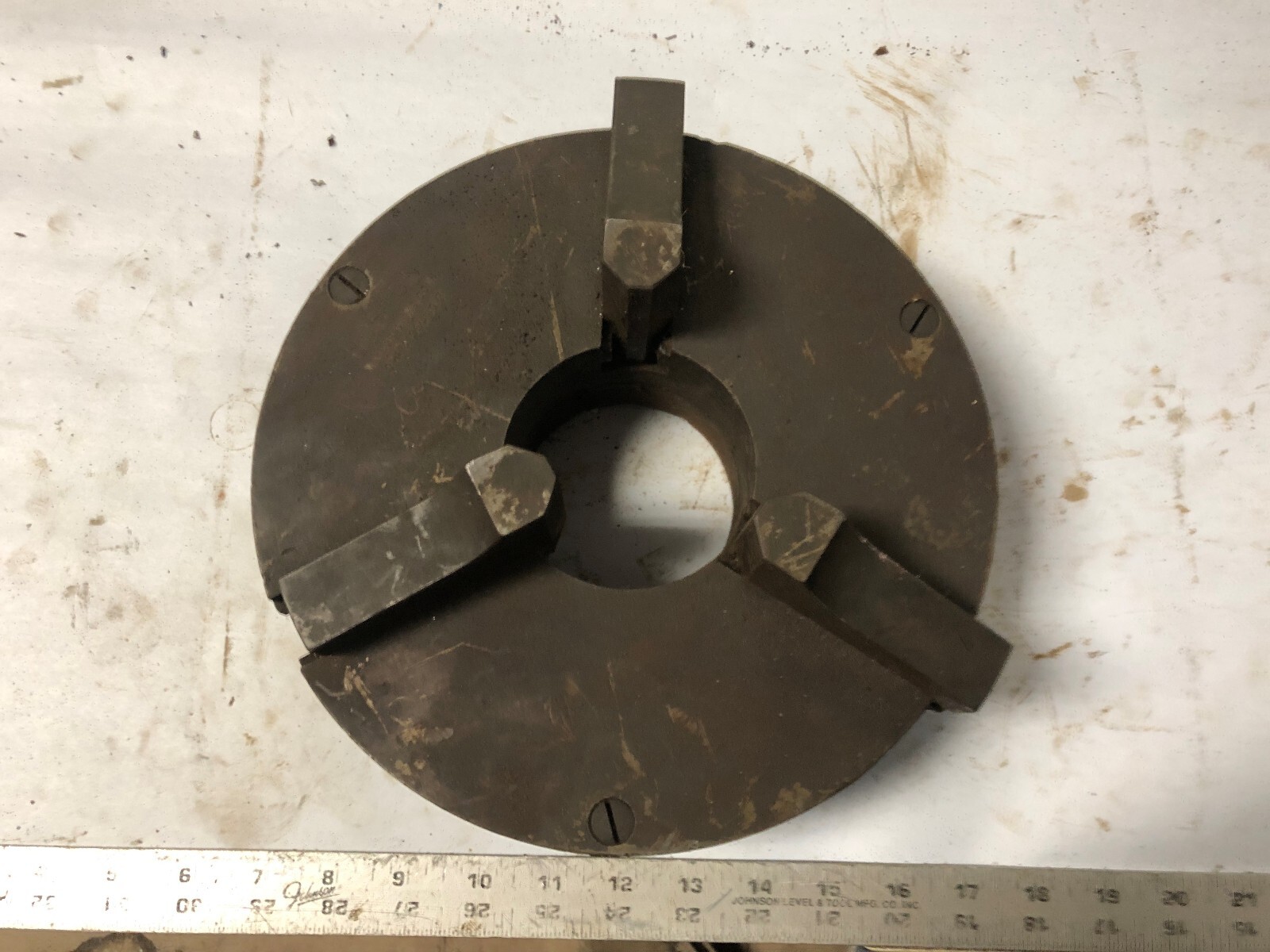 MACHINIST TOOL LATHE MILL Machinist 3 Jaw 9 1/2″ Lathe Chuck 3 1/4 Center DrWy