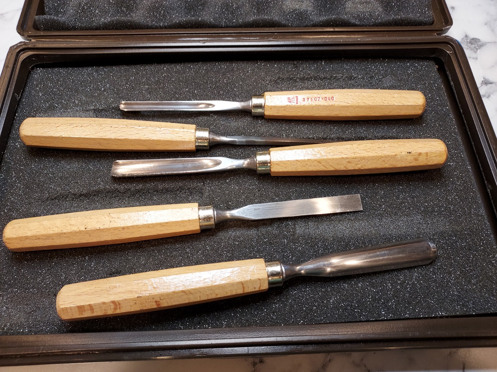Brownells Chisel Starter Set, 5 Henckles wood chisesl