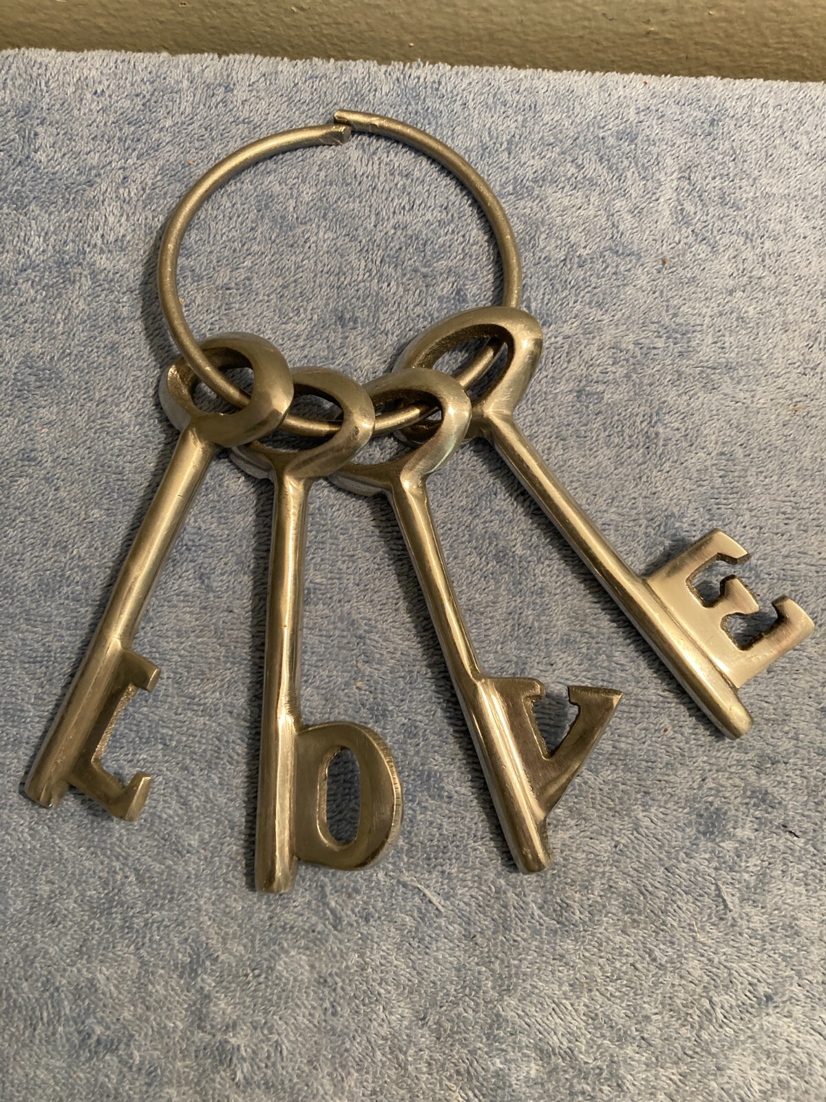 SKELETON KEYS DECORATIVE ALUMINUM LOVE KEYS LOT ON KEY RING HOME DECOR READ